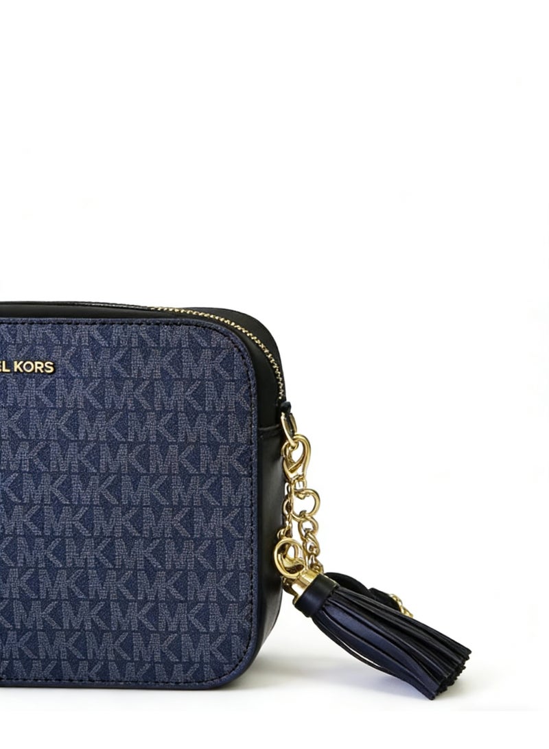 مايكل حقيبة كاميرا كروس بودي من مايكل كورس للنساء - طباعة شعار متوسط على قماش القنب - Image 2